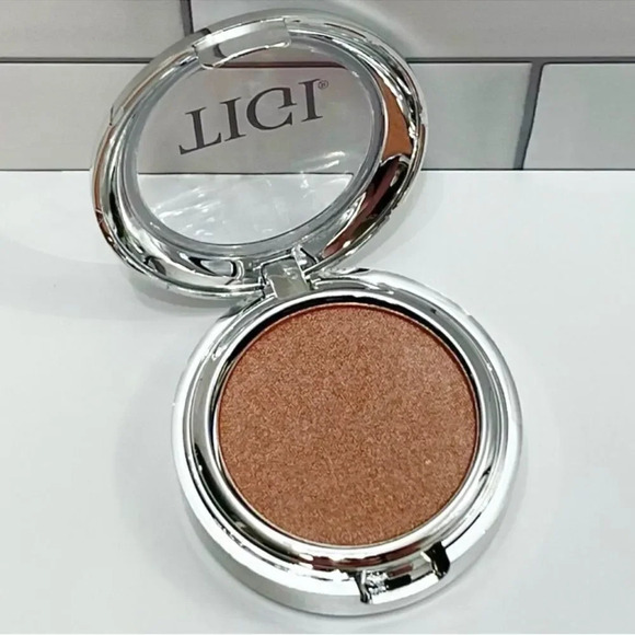 TIGI Cosmetics Natural Eyeshadow - Picture 1 of 1